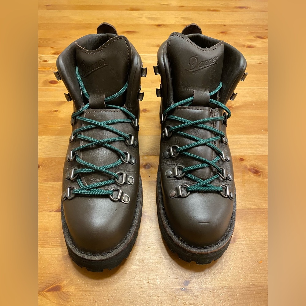 Brand New Danner Mountain Light II Unisex men’s 7.5 women’s 9.5 boots